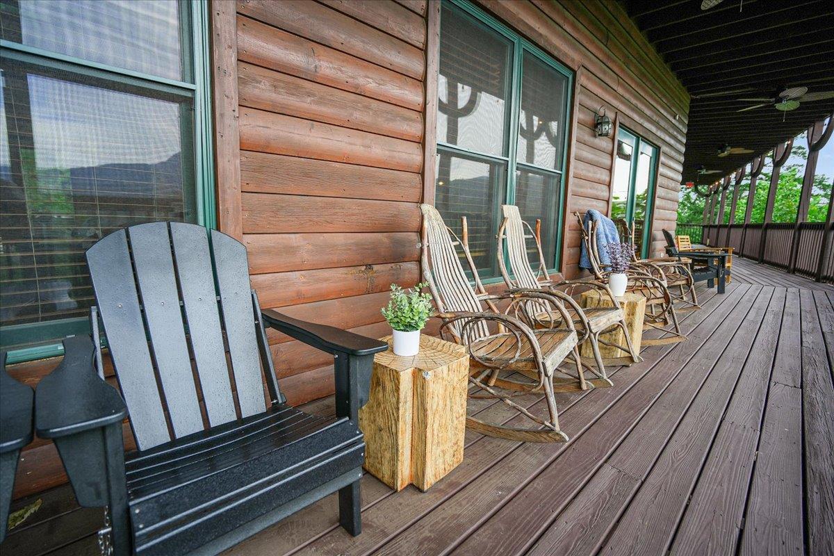 082Balcony