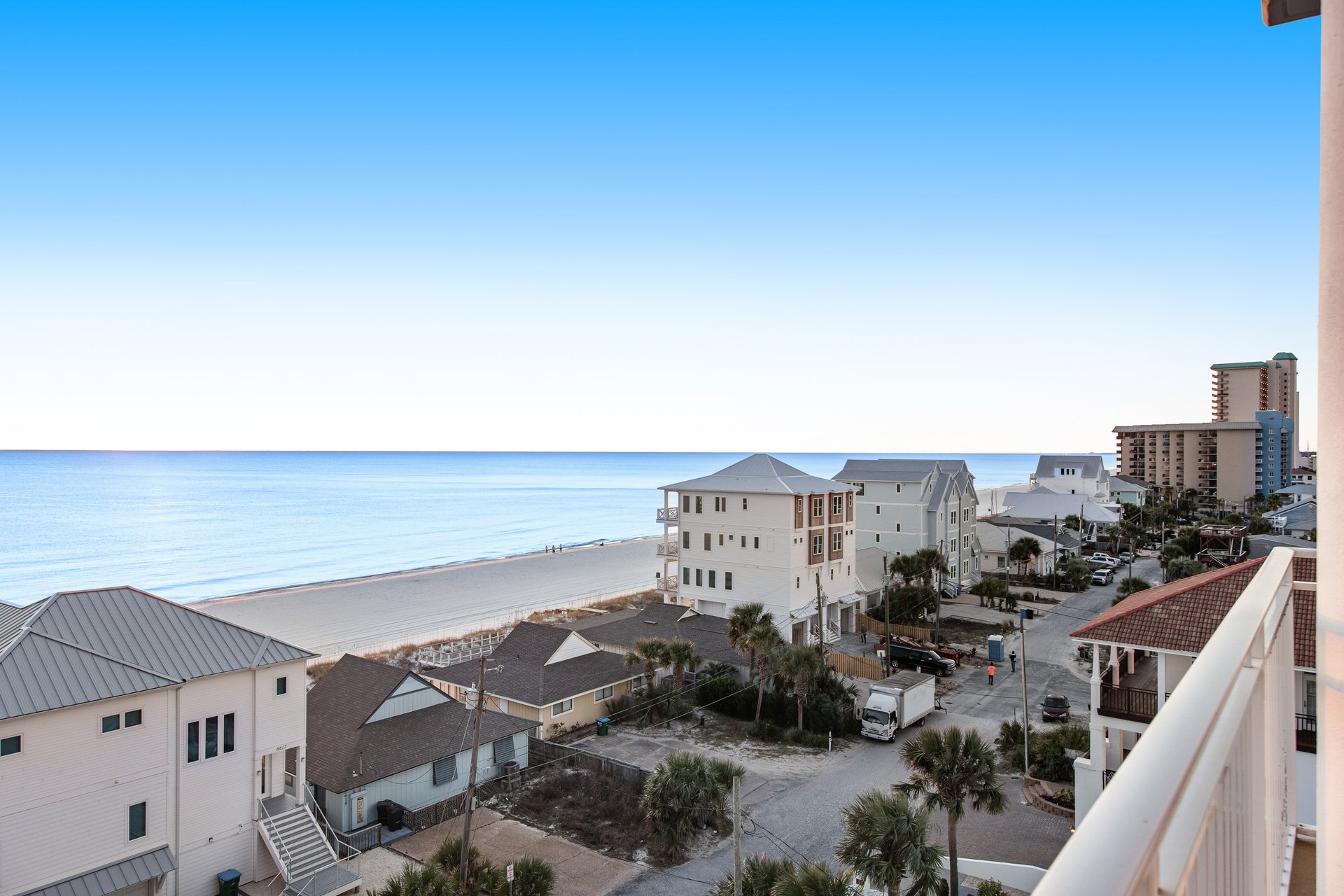 Sterling Beach 607 “Glorious” 34