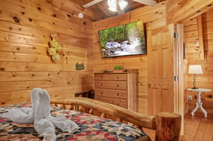 King bed facing tv