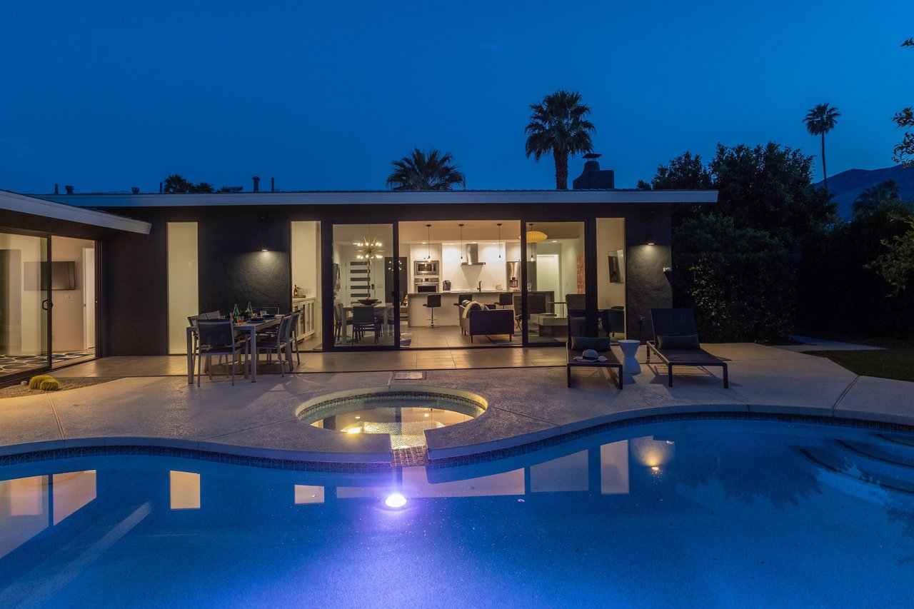 Fire feature by the pool for evenings under the stars