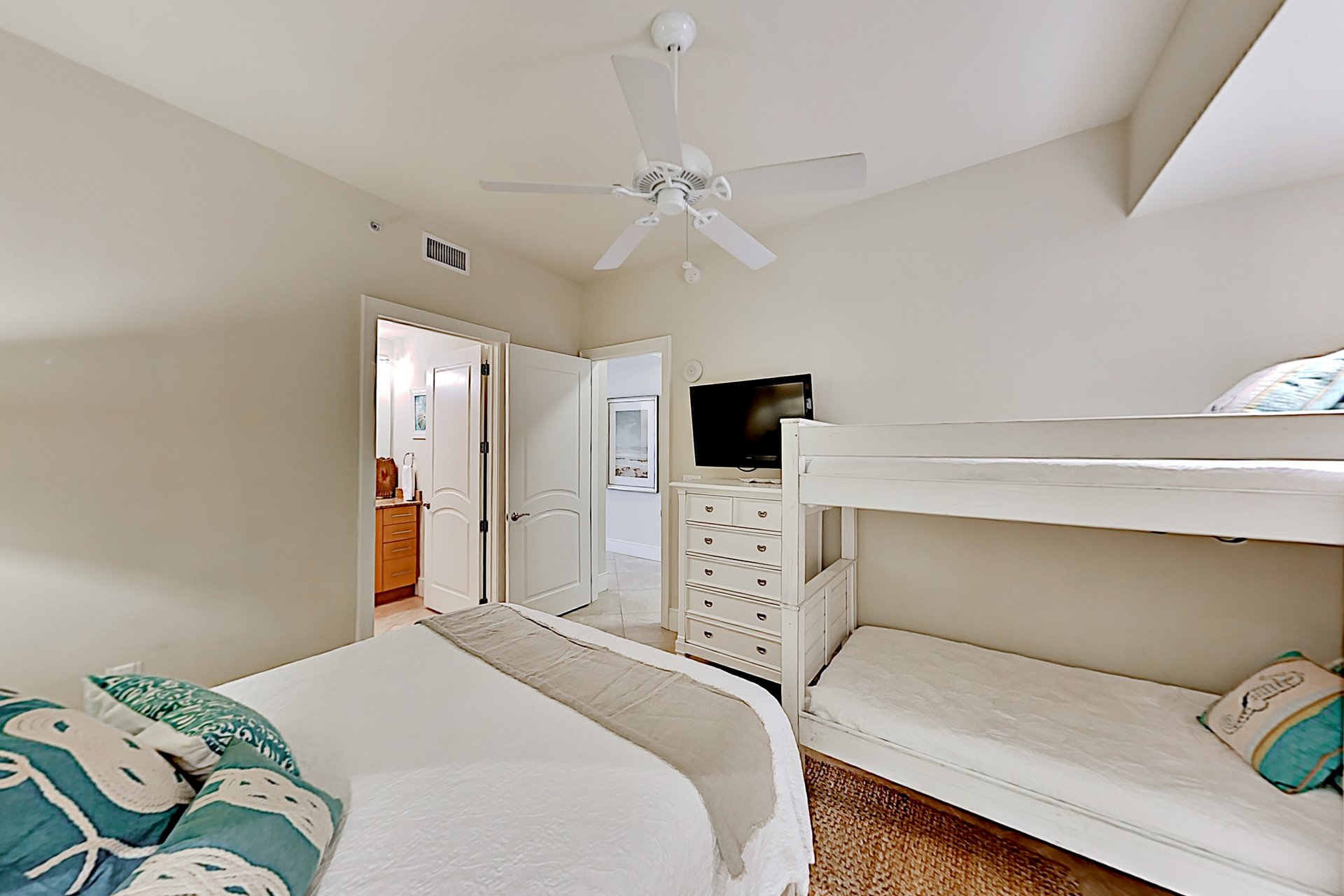 Turquoise Place 2205C 14