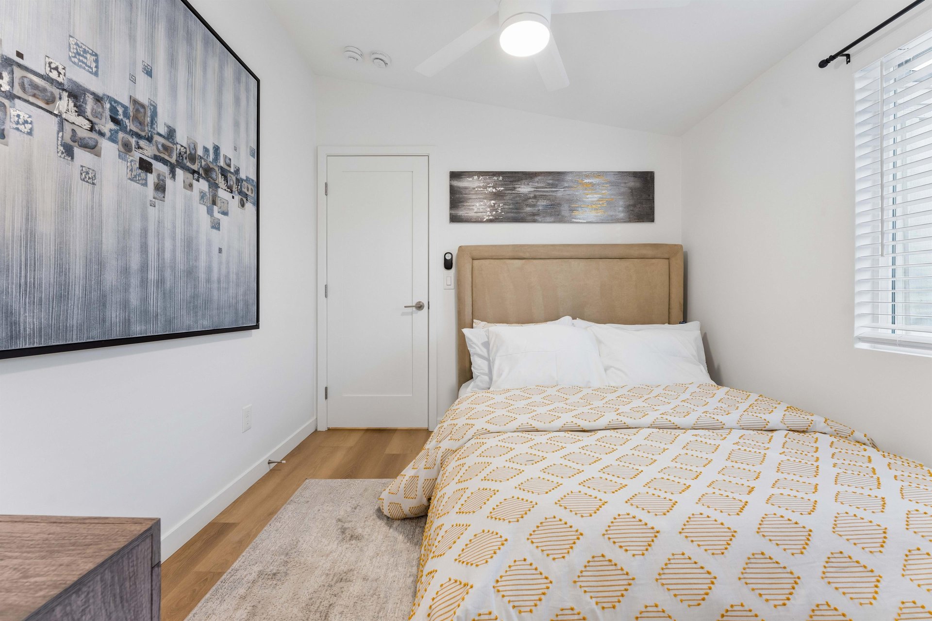 Full size bed and ensuite bathroom.