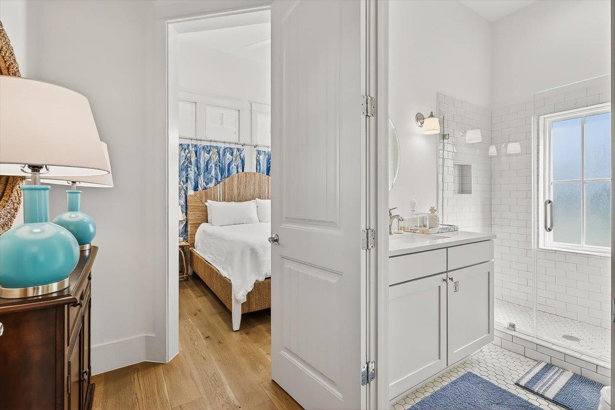 King Bedroom, 1st Floor