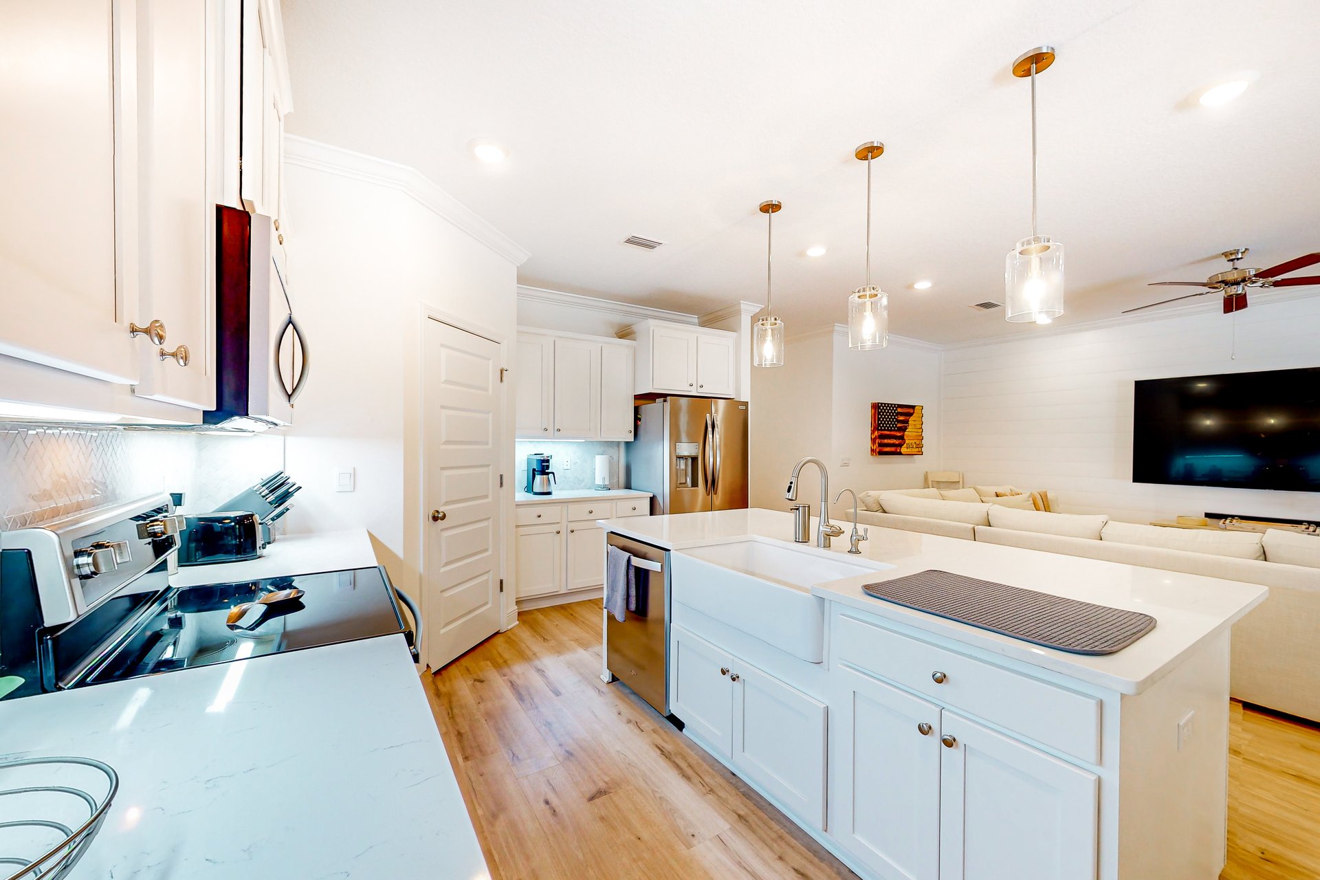 The Beach and Bay Nest 8