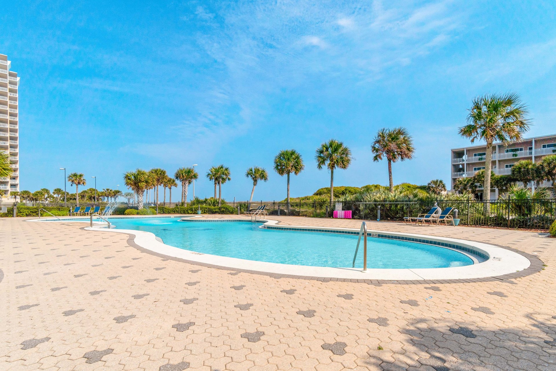 Emerald Dolphin 540 3