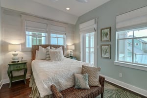 Queen Bedroom with Shared Bathroom, 2nd Floor