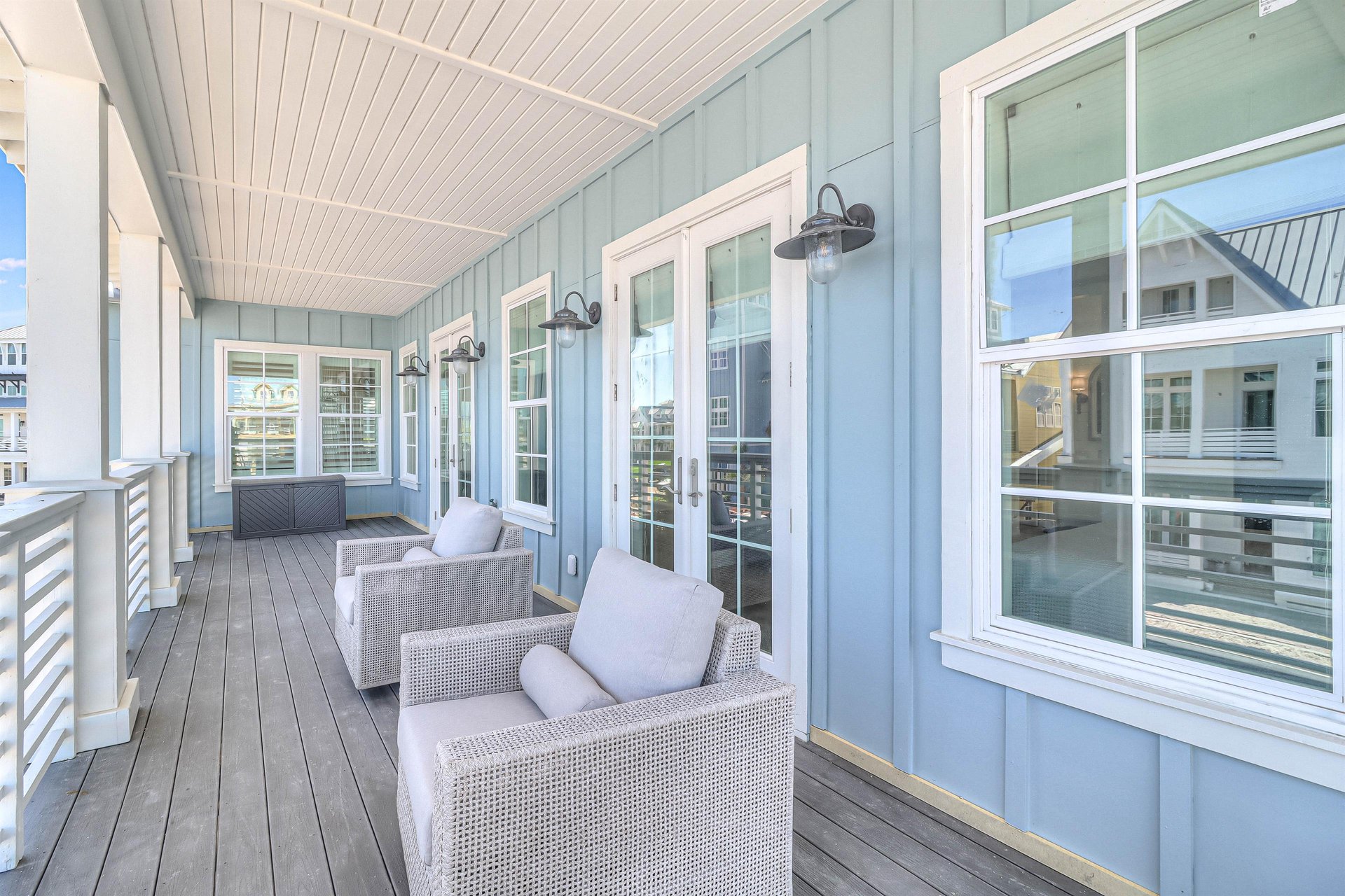 Side Balcony, 2nd Floor