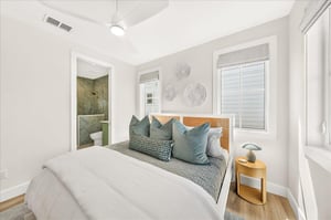 King Bedroom, 1st Floor