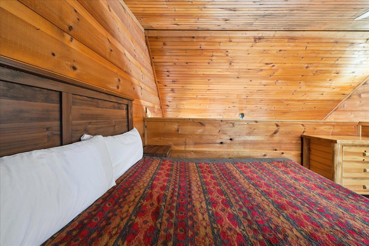 40Primary Bedroom