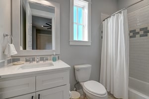 2nd King Full Bath, 2nd Floor