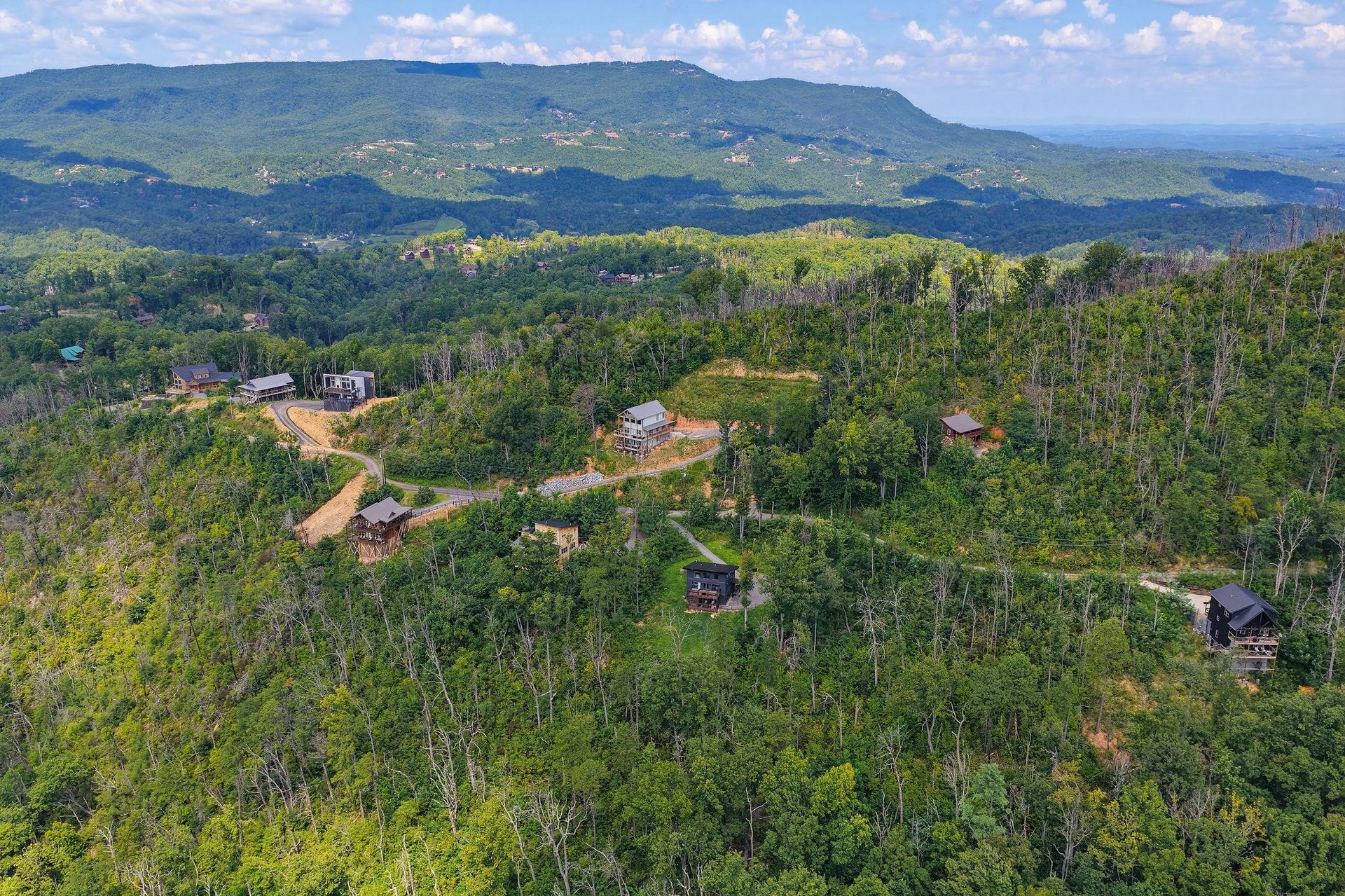 Nestled in the Smoky Mountains, this secluded mountain community offers scenic forested surroundings and tranquil natural beauty.