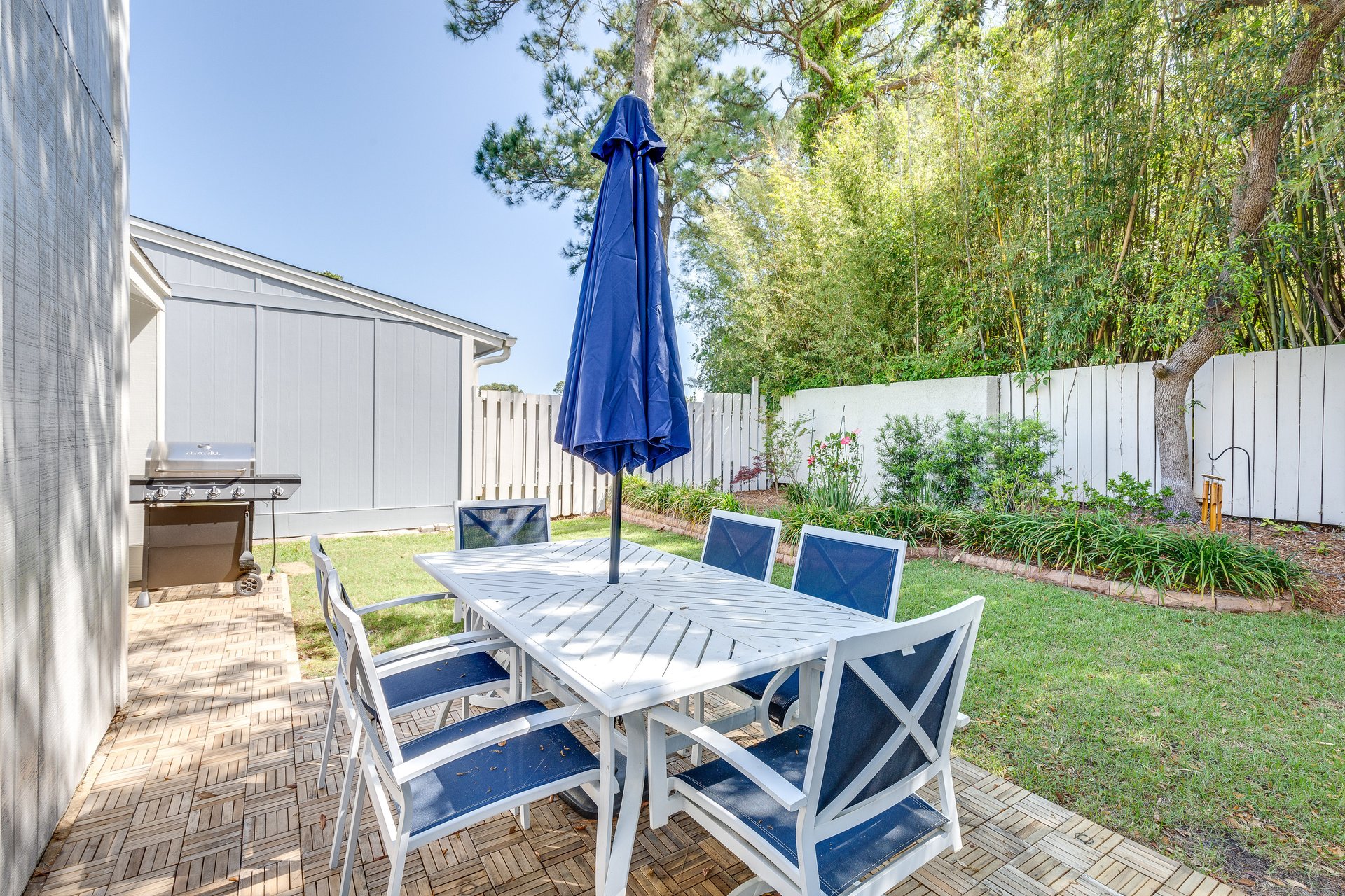 Sunny Destination 20