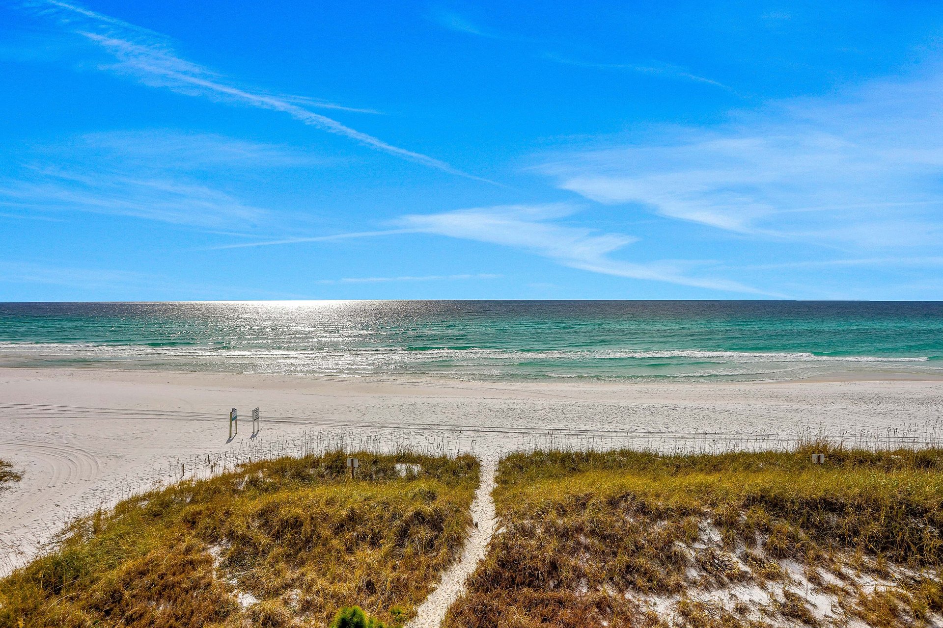 Tiffanys Beach Club 27