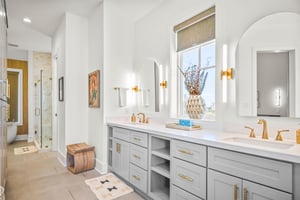 Primary King Bathroom, 3rd Floor