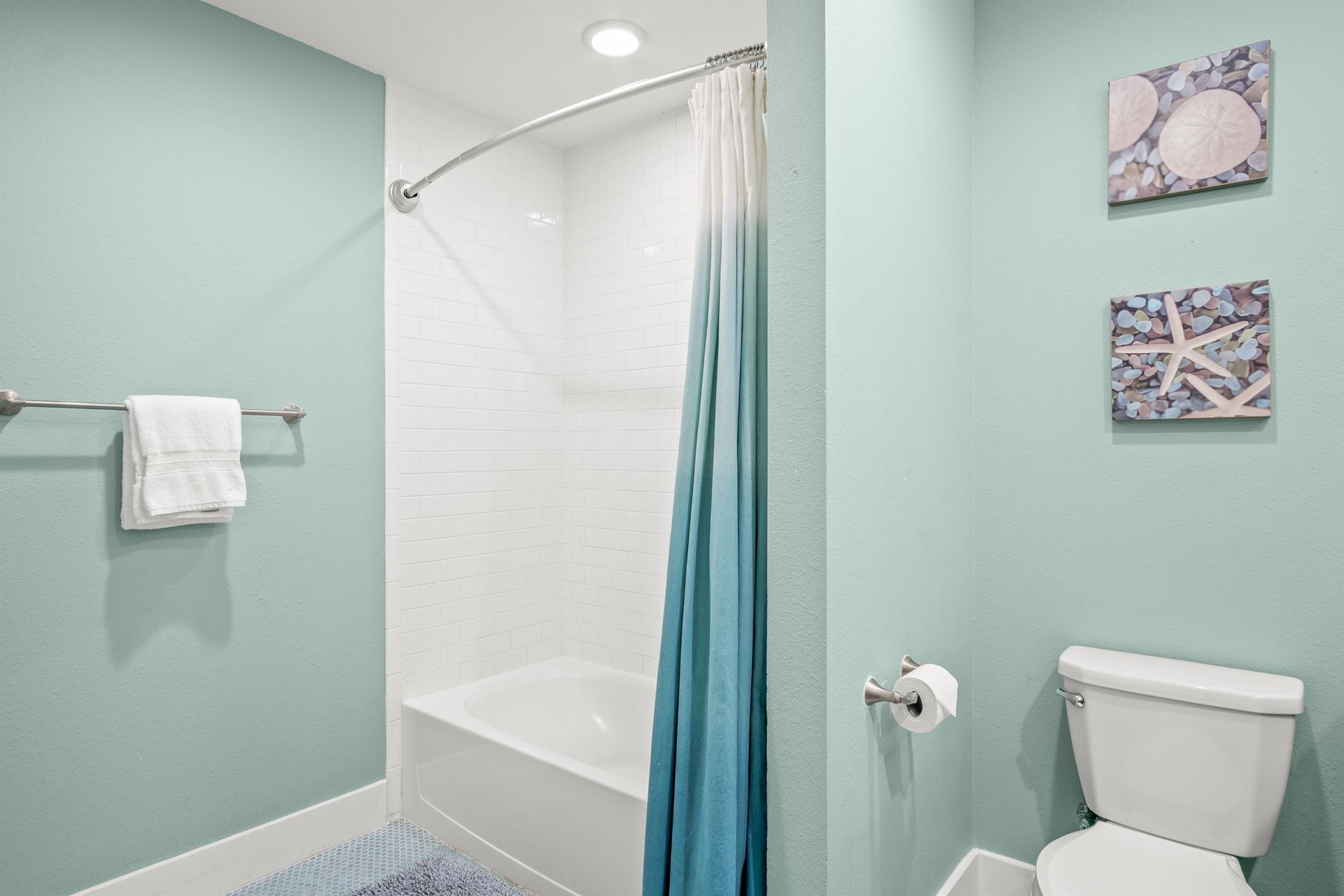 1st Floor King 1st Bedroom Bathroom