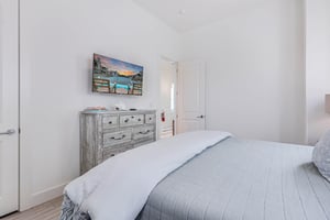 King Bedroom, 2nd Floor