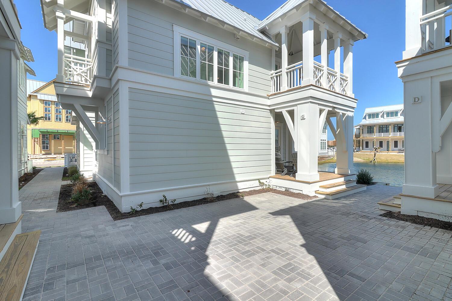 Welcome to Five O Clock Somewhere