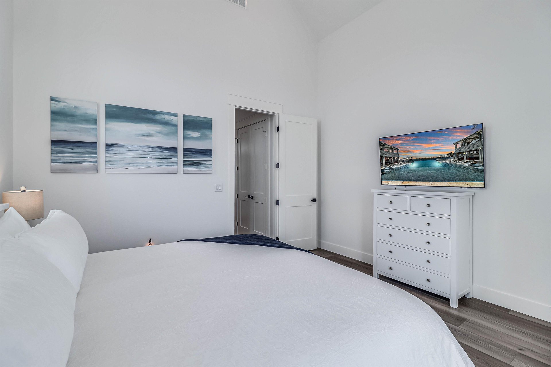 Primary King Bedroom, 2nd Floor