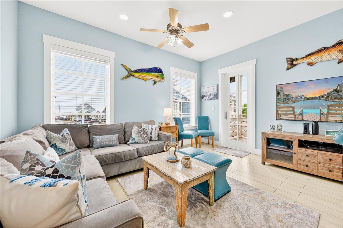 1st Floor, Living Room