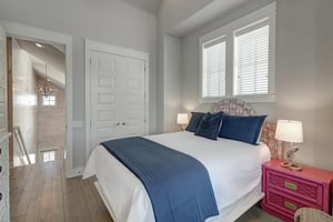 King Bedroom, 2nd Floor