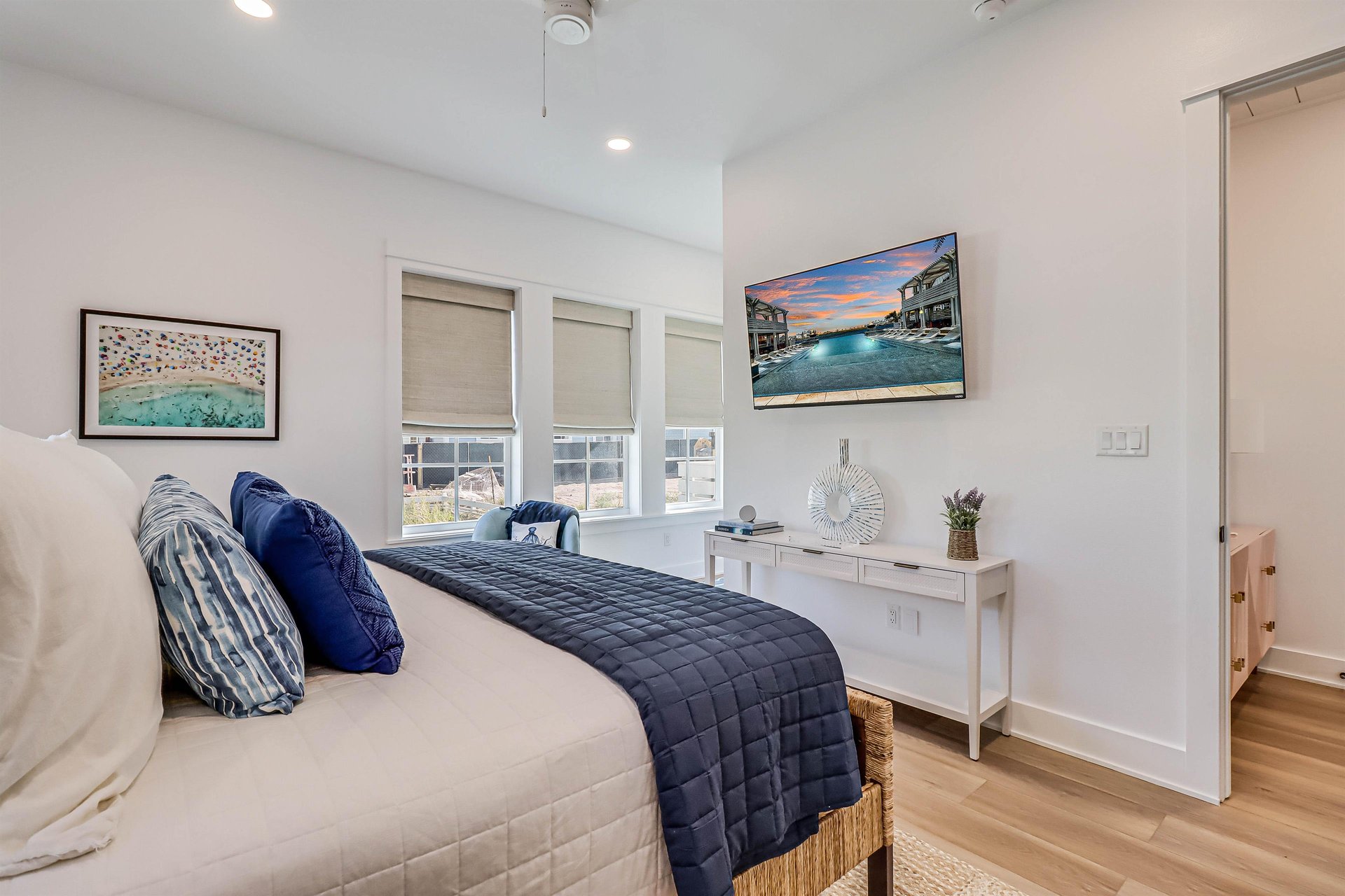 King Bedroom, 1st Floor