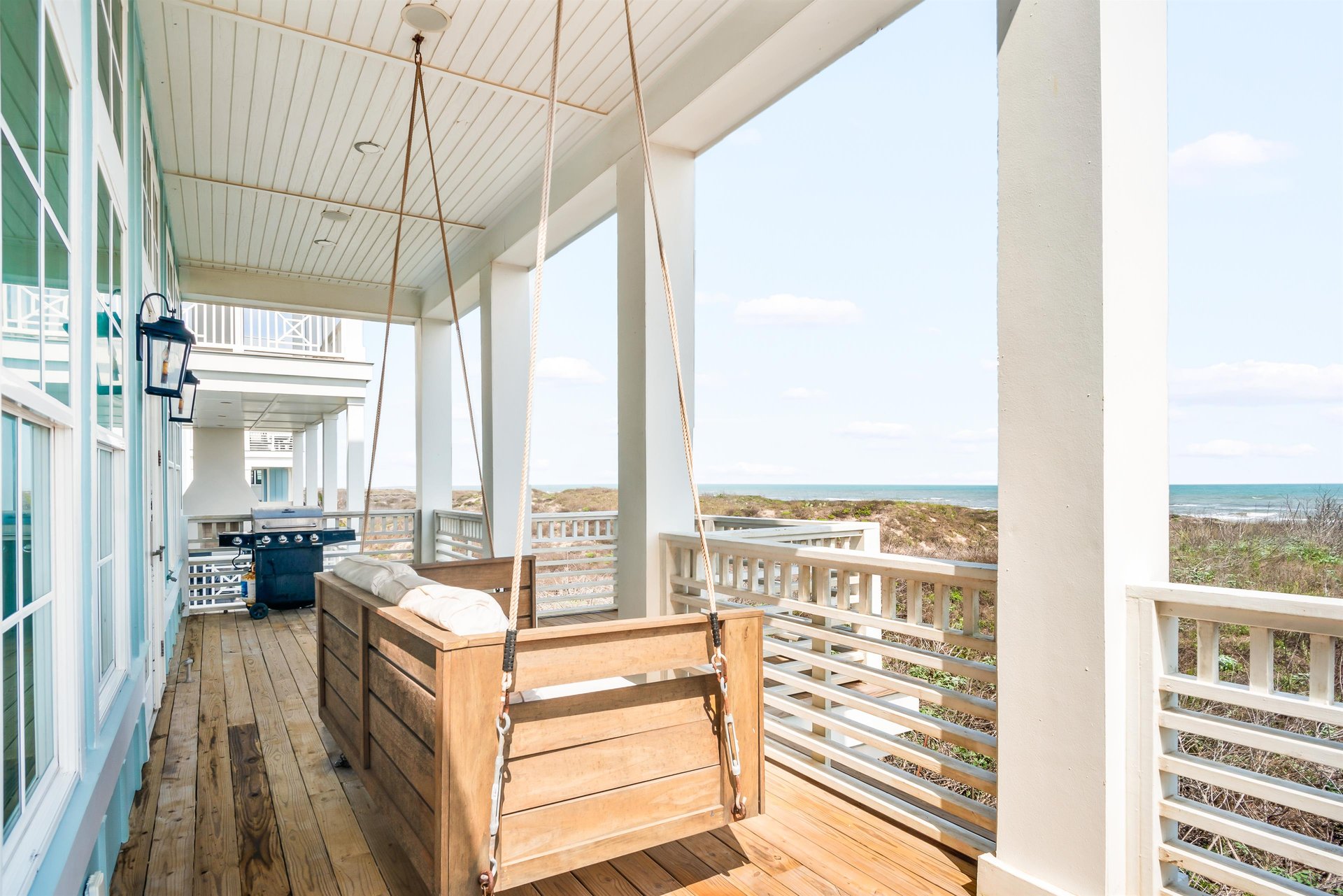 Gulf View Balcony Lounge, 2nd Floor