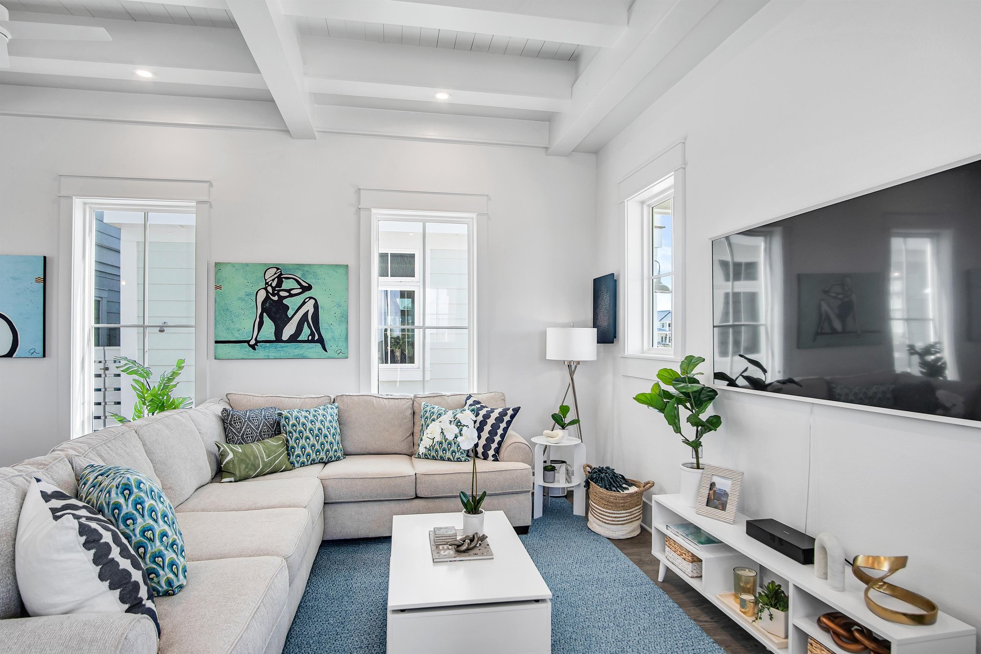 Living Area, 1st Floor