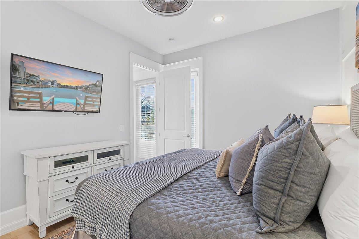 King Bedroom, 1st Floor