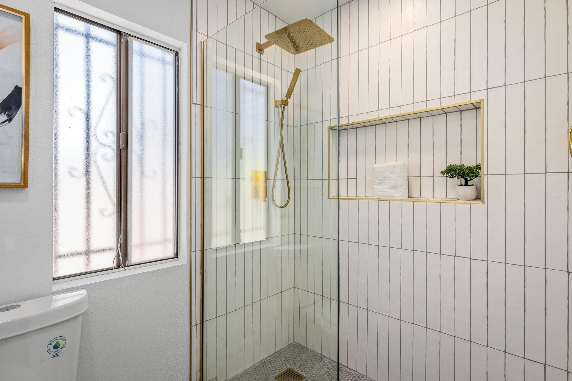 Guest shower