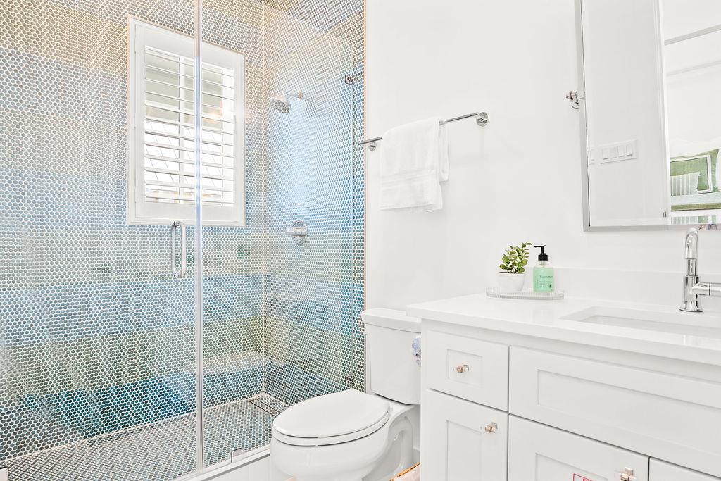 Primary King Bathroom, 2nd Floor