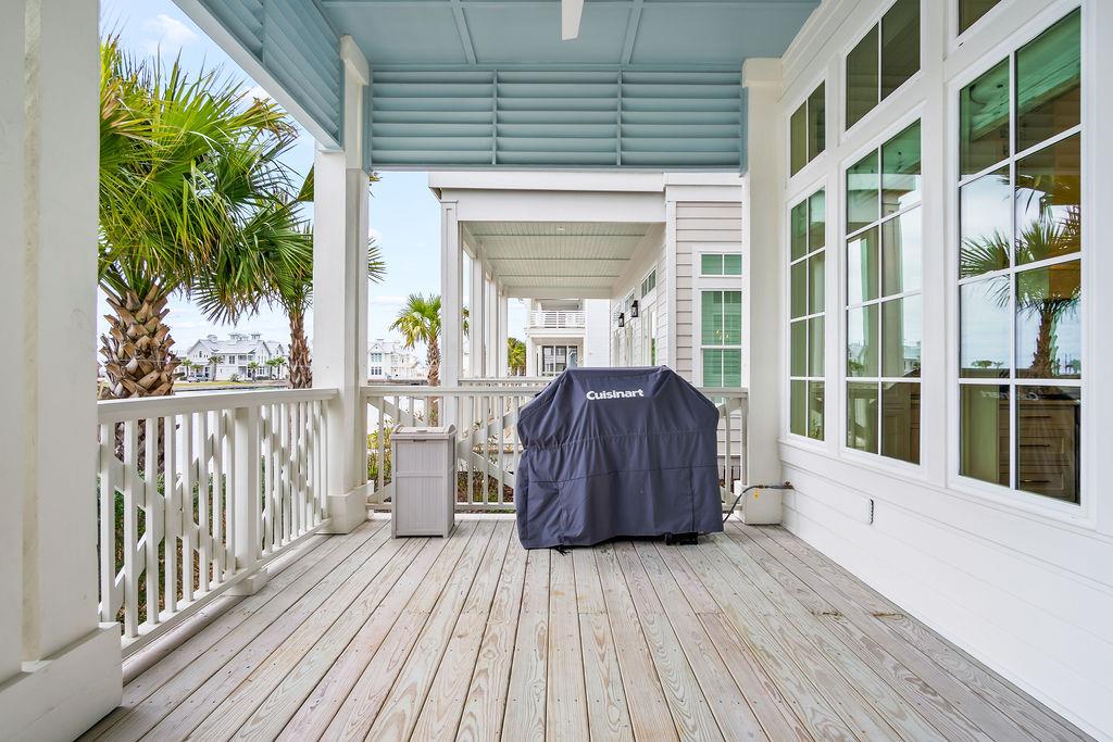 Lakeside Porch, 1st Floor