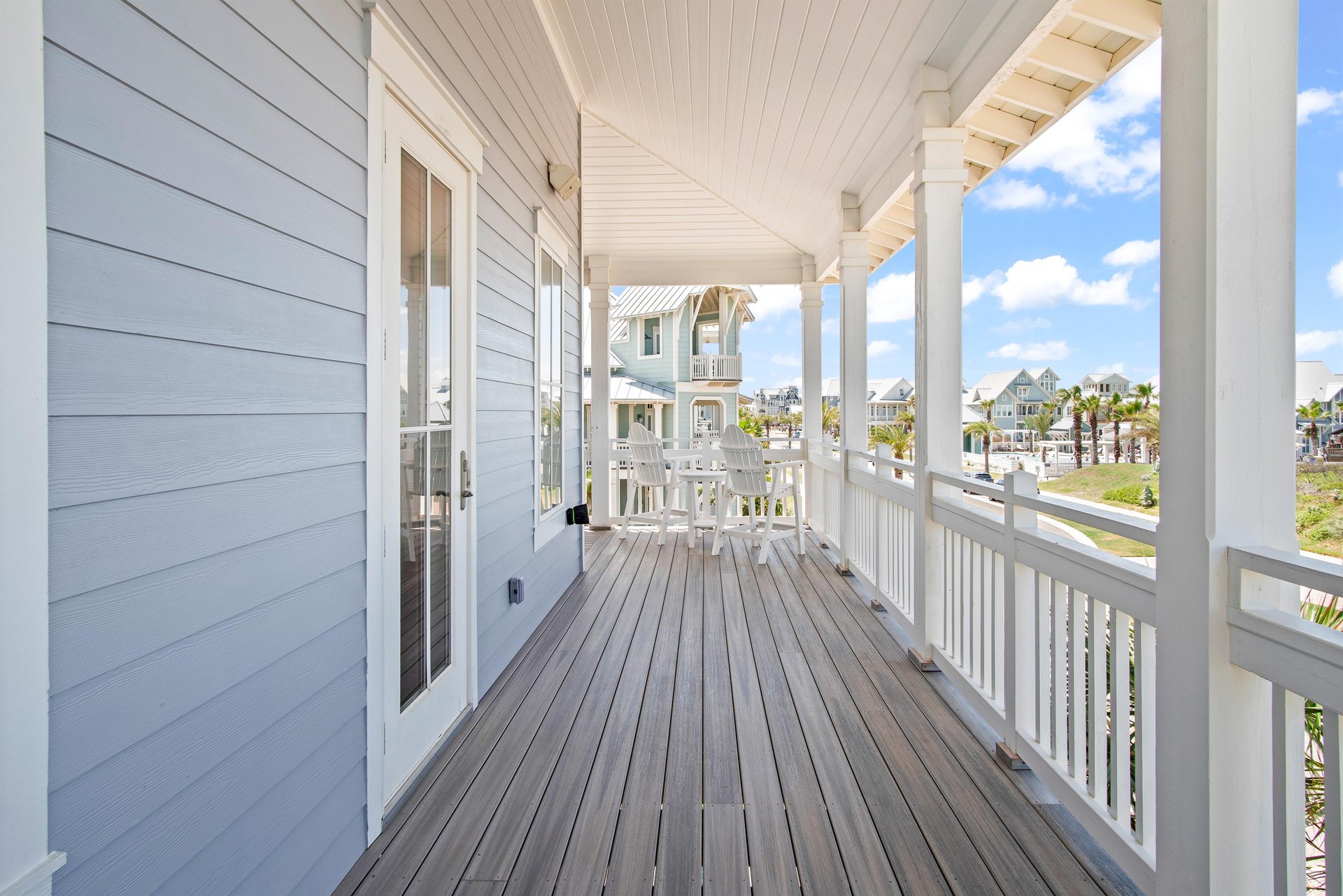 Wrap Balcony, 2nd Floor