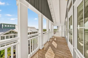 2nd Floor, Double Queen Balcony