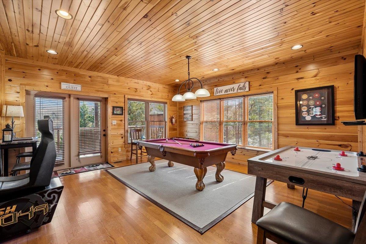 07Recreation Room