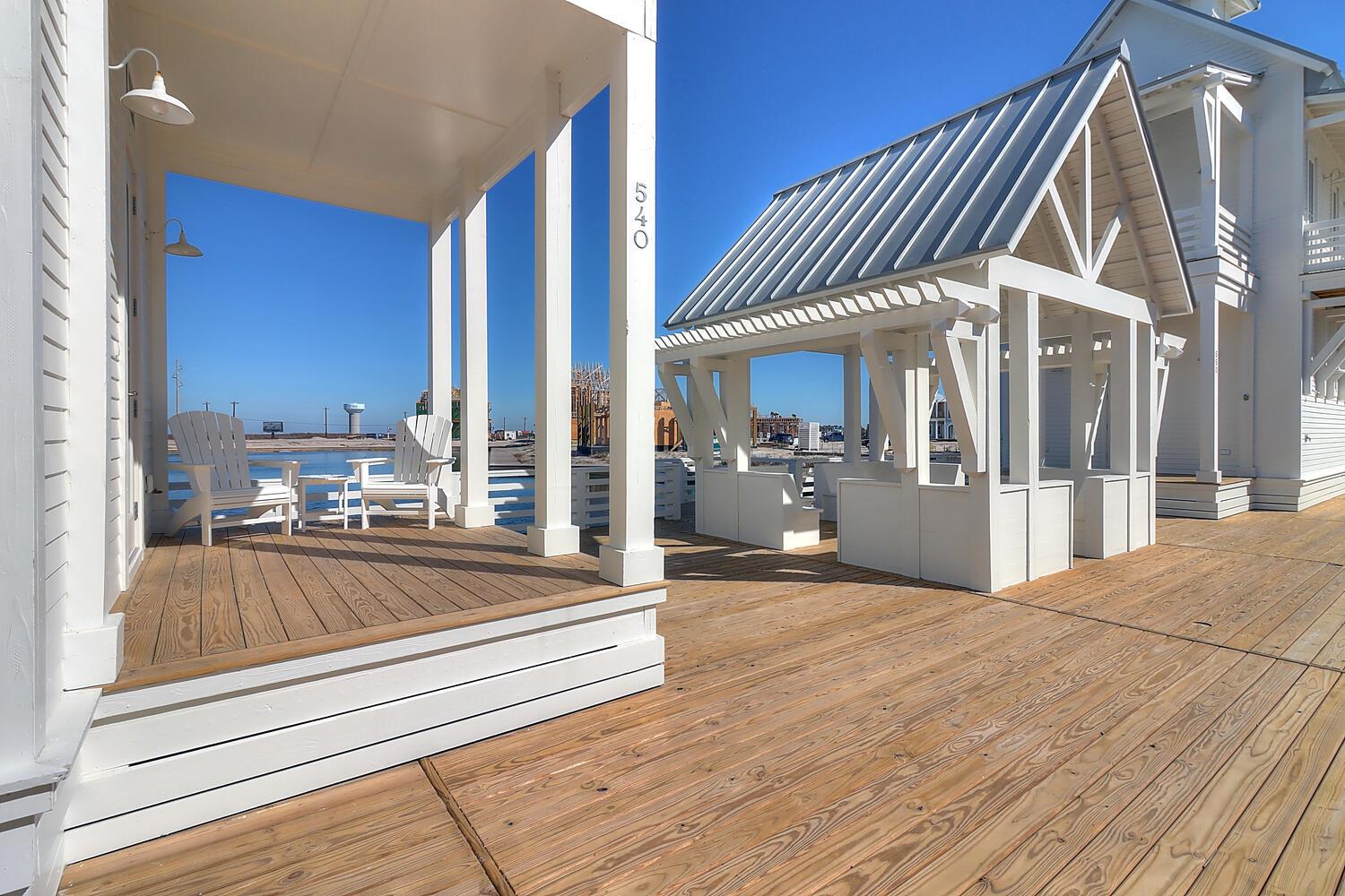 1st Floor, Front Porch