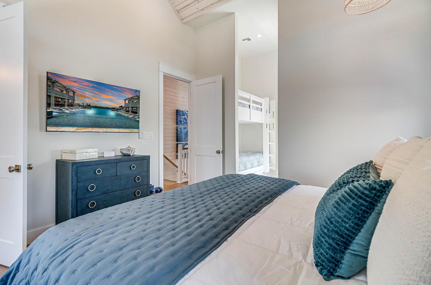 Primary King Suite with Twin Beds, 2nd Floor