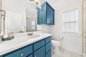1st Floor, Shared Bathroom