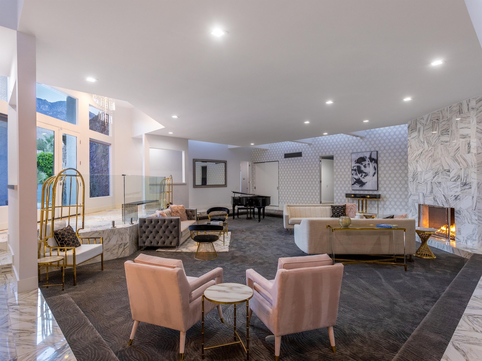 Free flowing floorplan