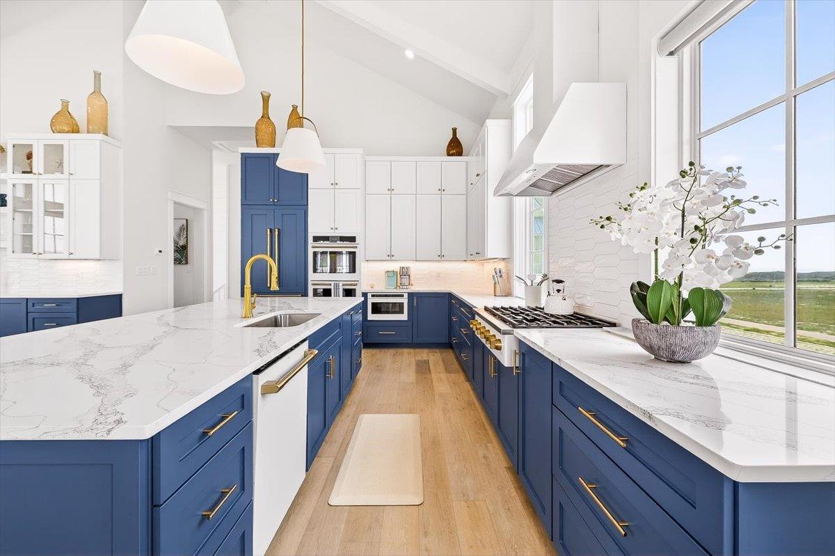 2nd Floor, Kitchen