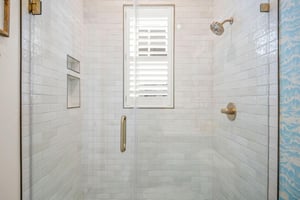 KingTwin Bathroom, 2nd Floor