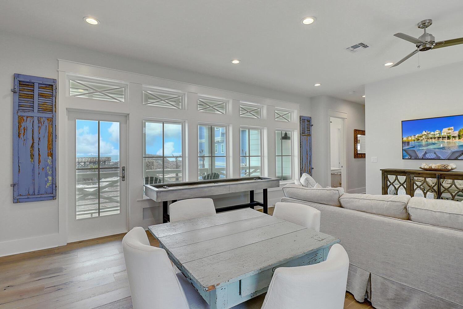 2nd Floor Sitting Area