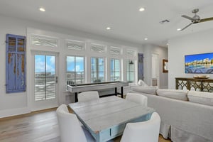 2nd Floor Sitting Area