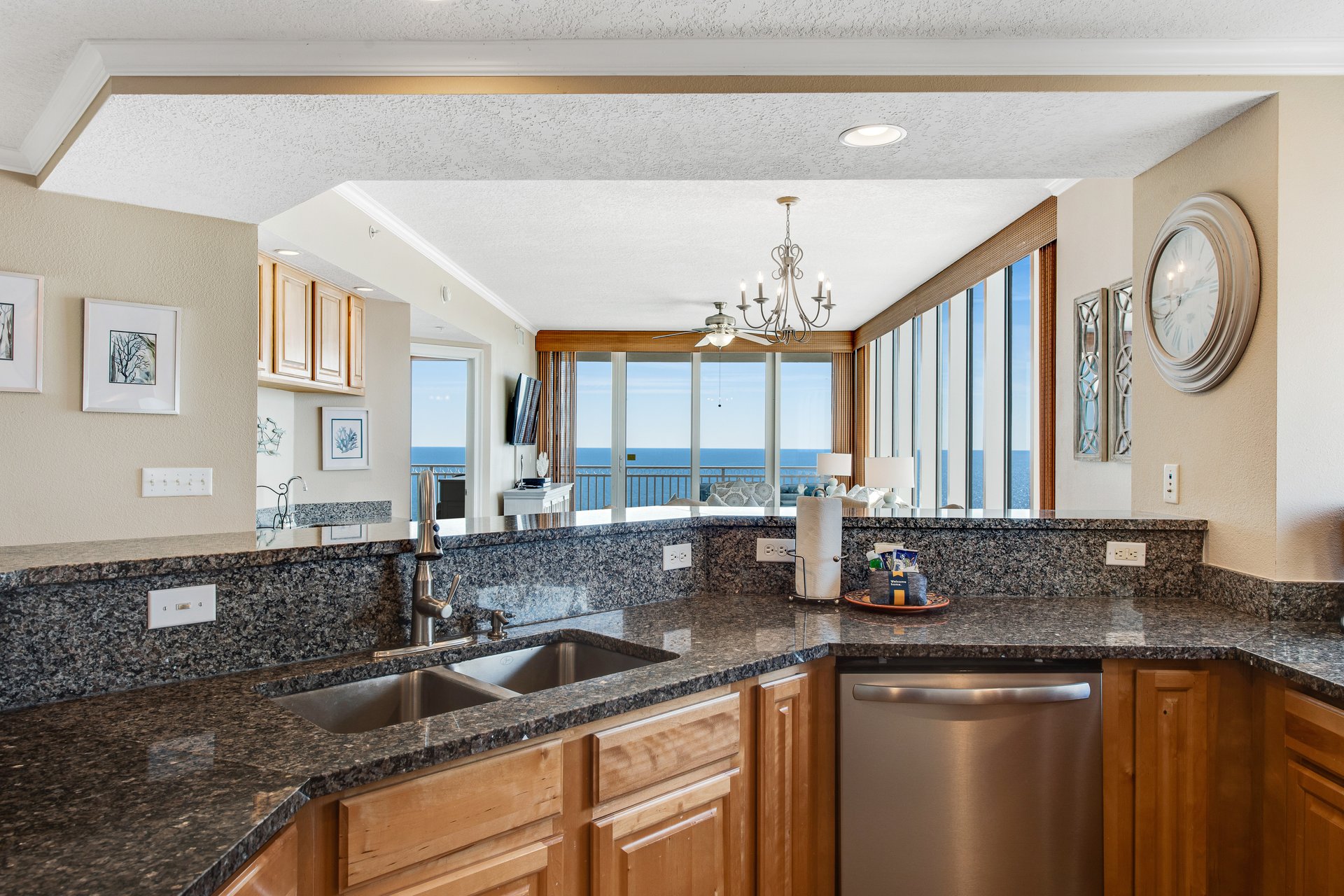 The Colonnades 1503 7