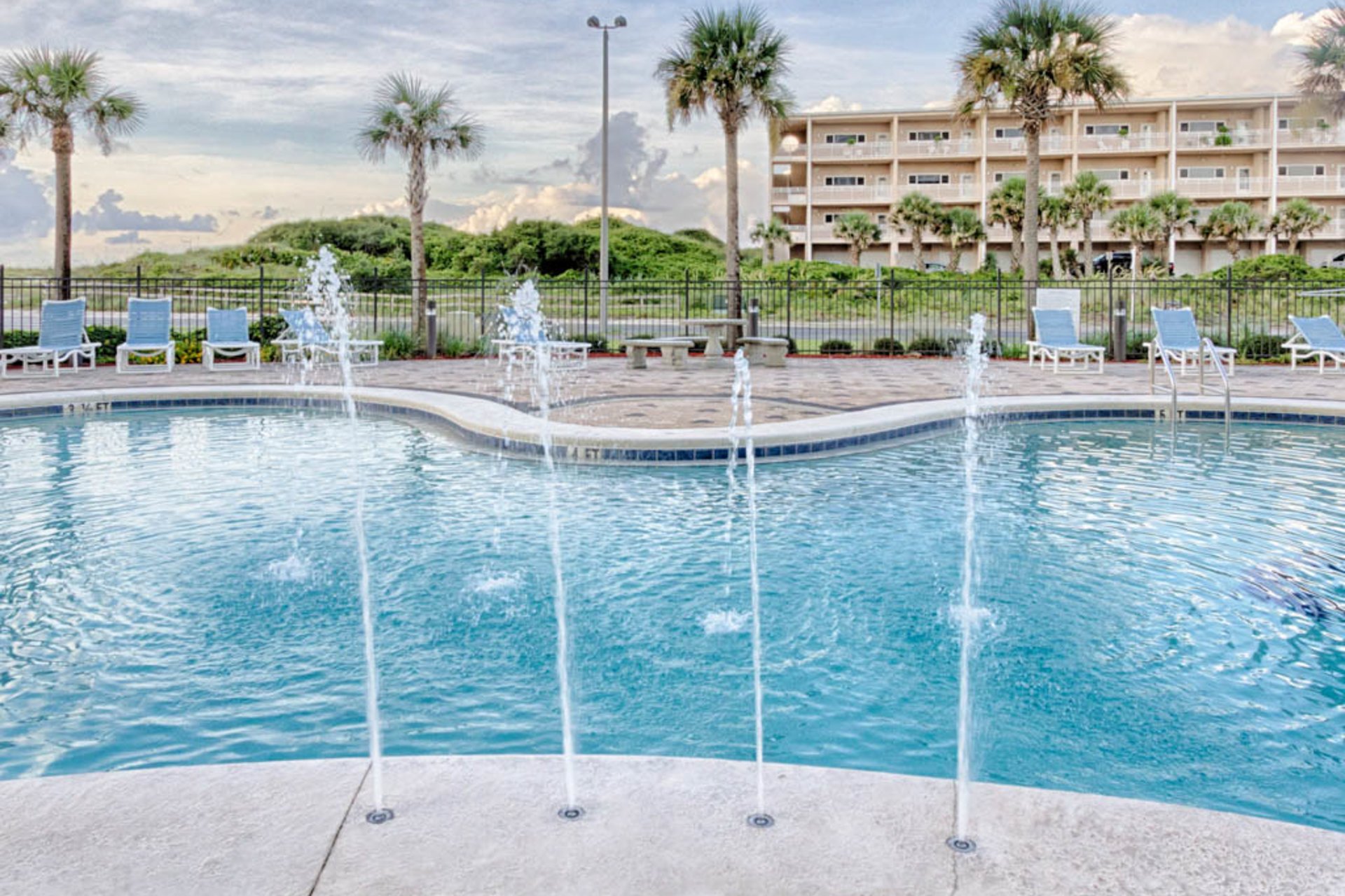 Emerald Dolphin 0620 20