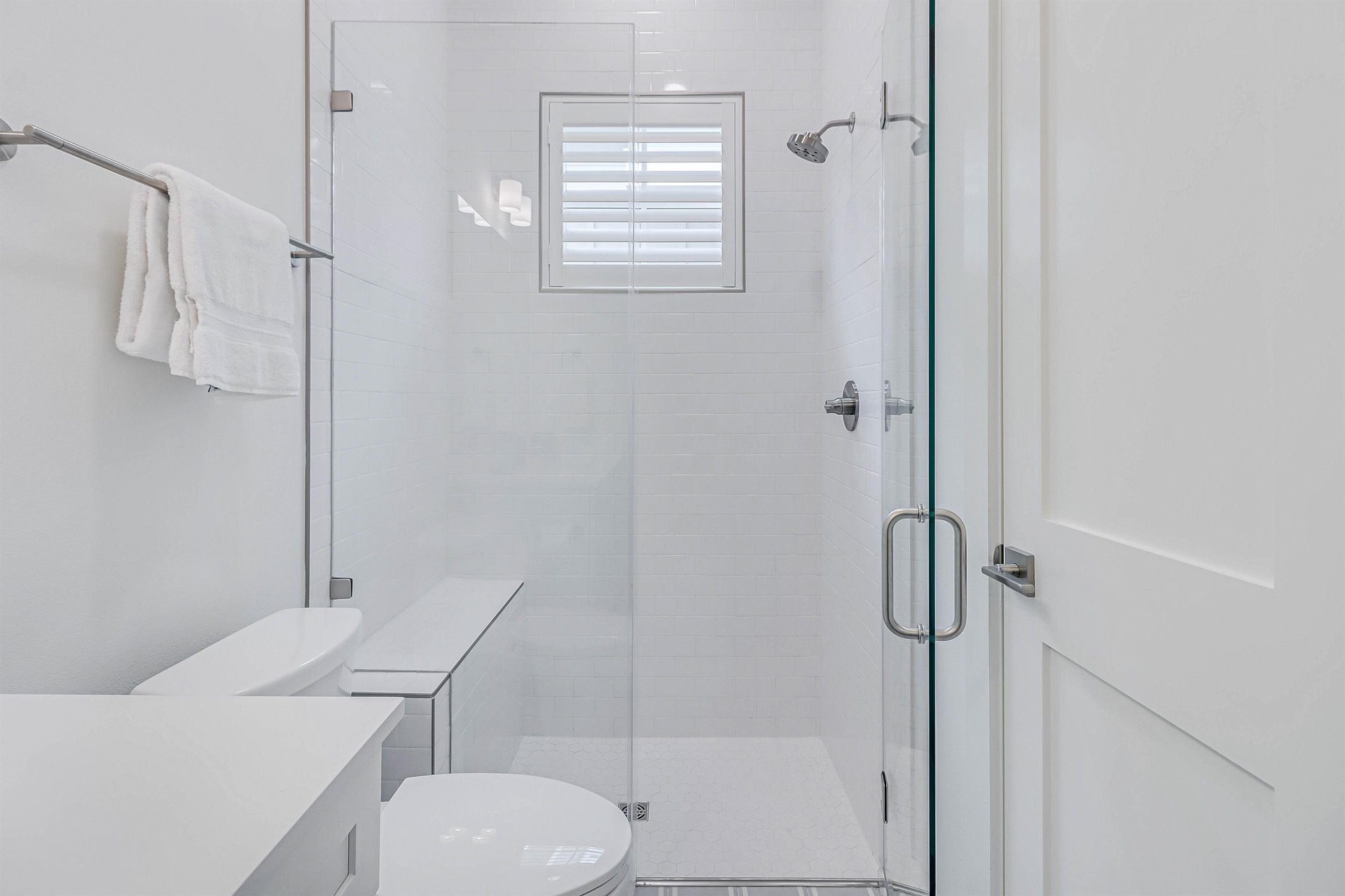 Bunk Bathroom, 1st Floor