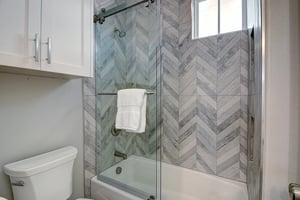 Shared Bathroom, 1st Floor