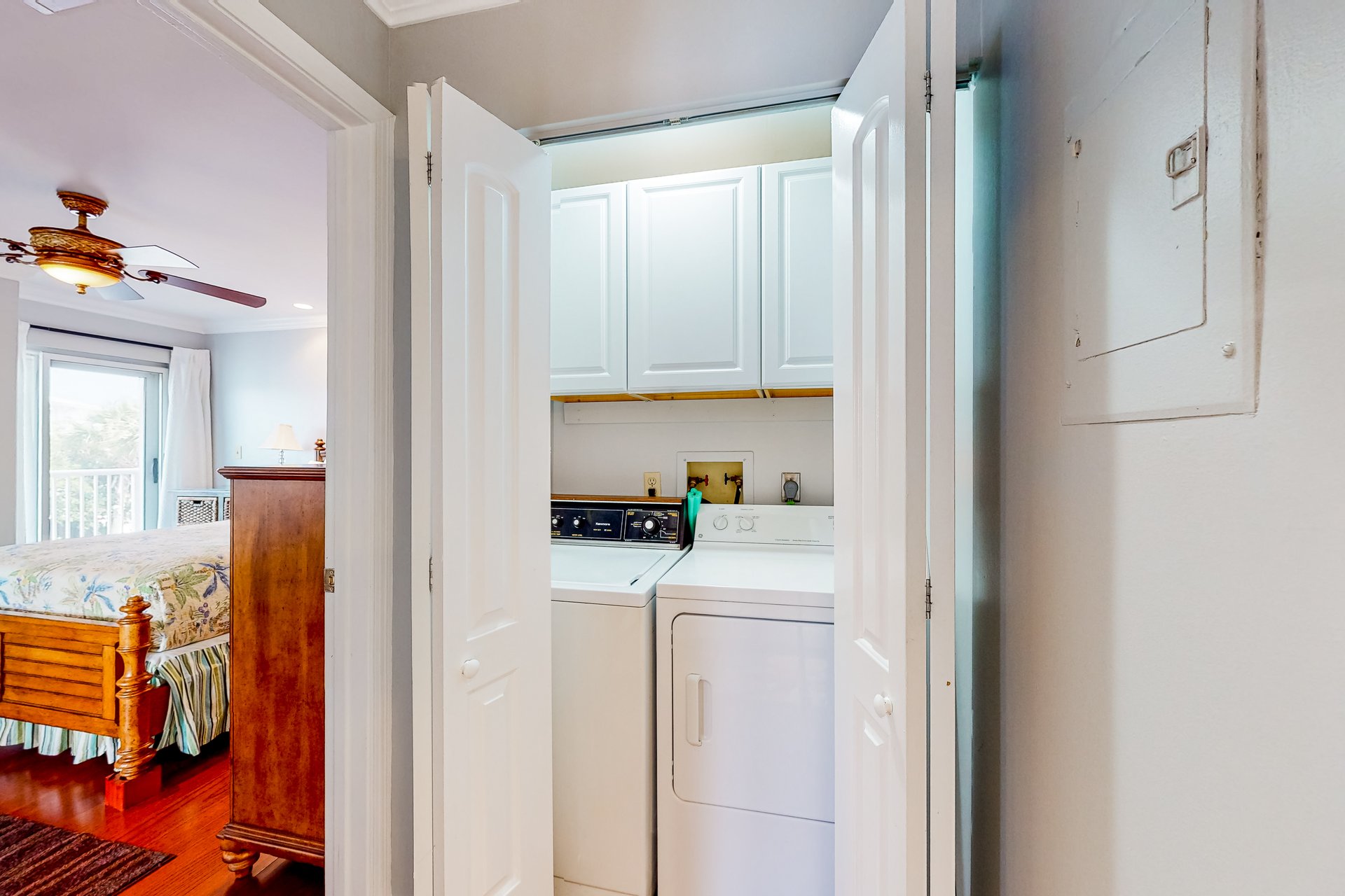 Sun King Yacht Club 2C 23