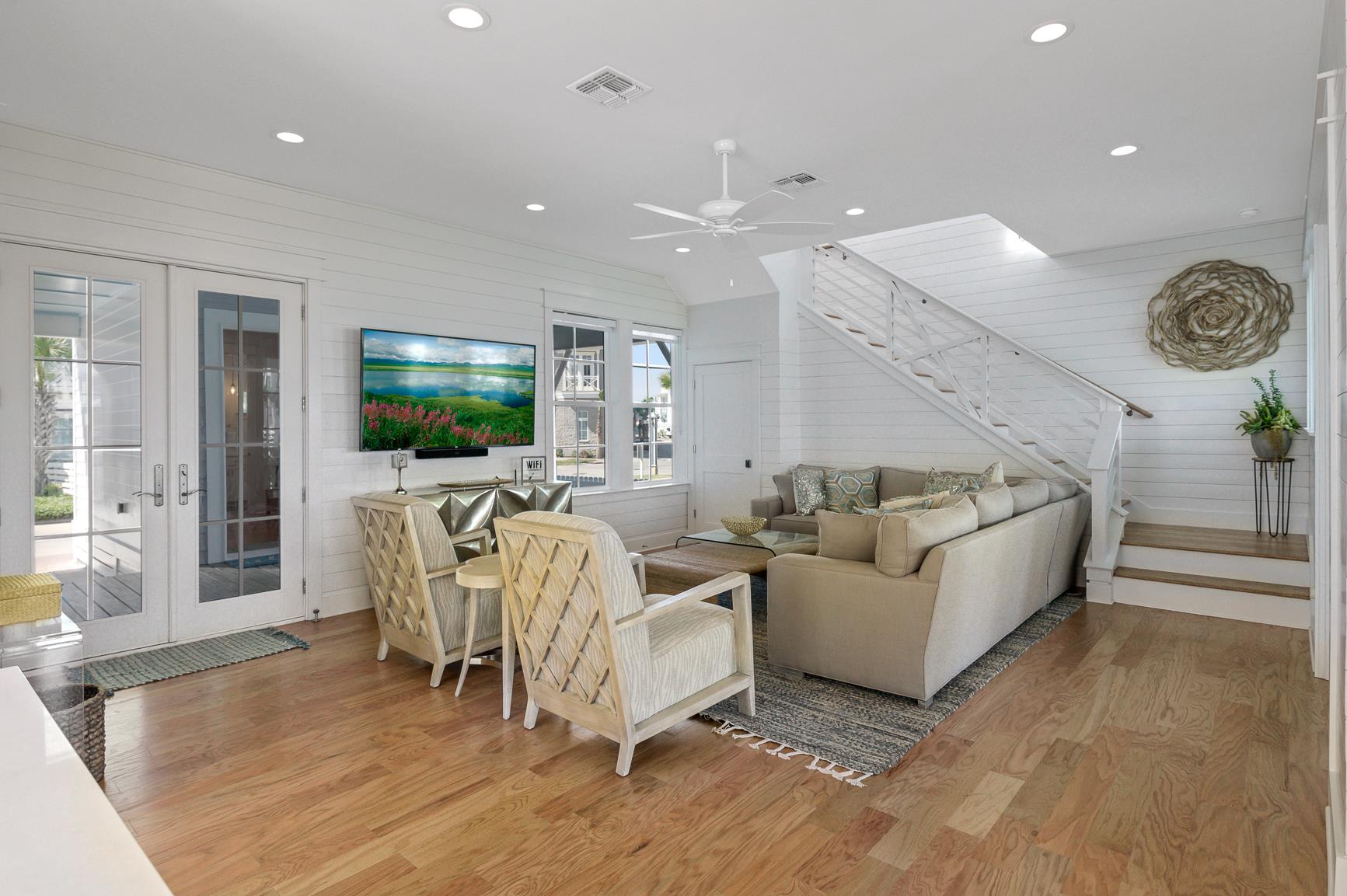 Living room, 1st Floor