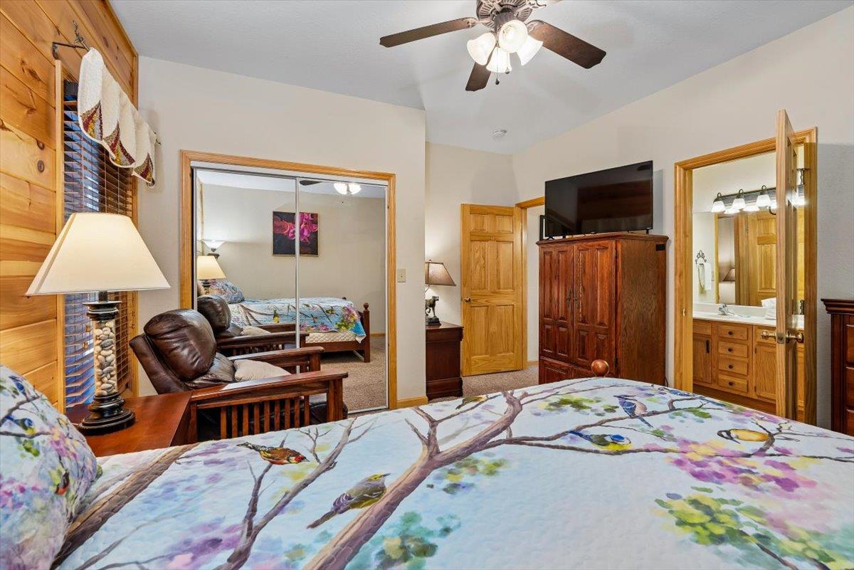 096Bedroom 2