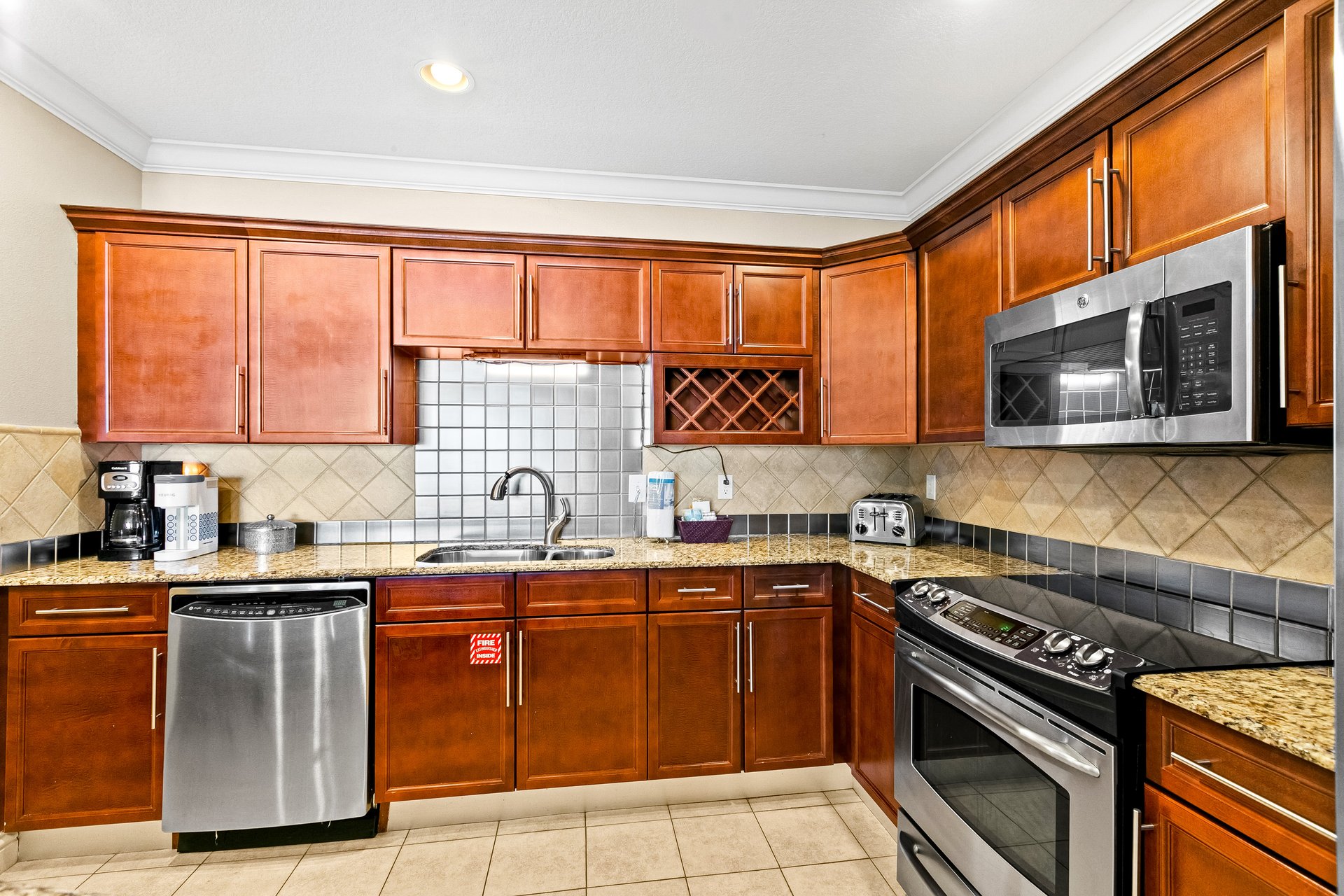 Emerald Grande 927 11